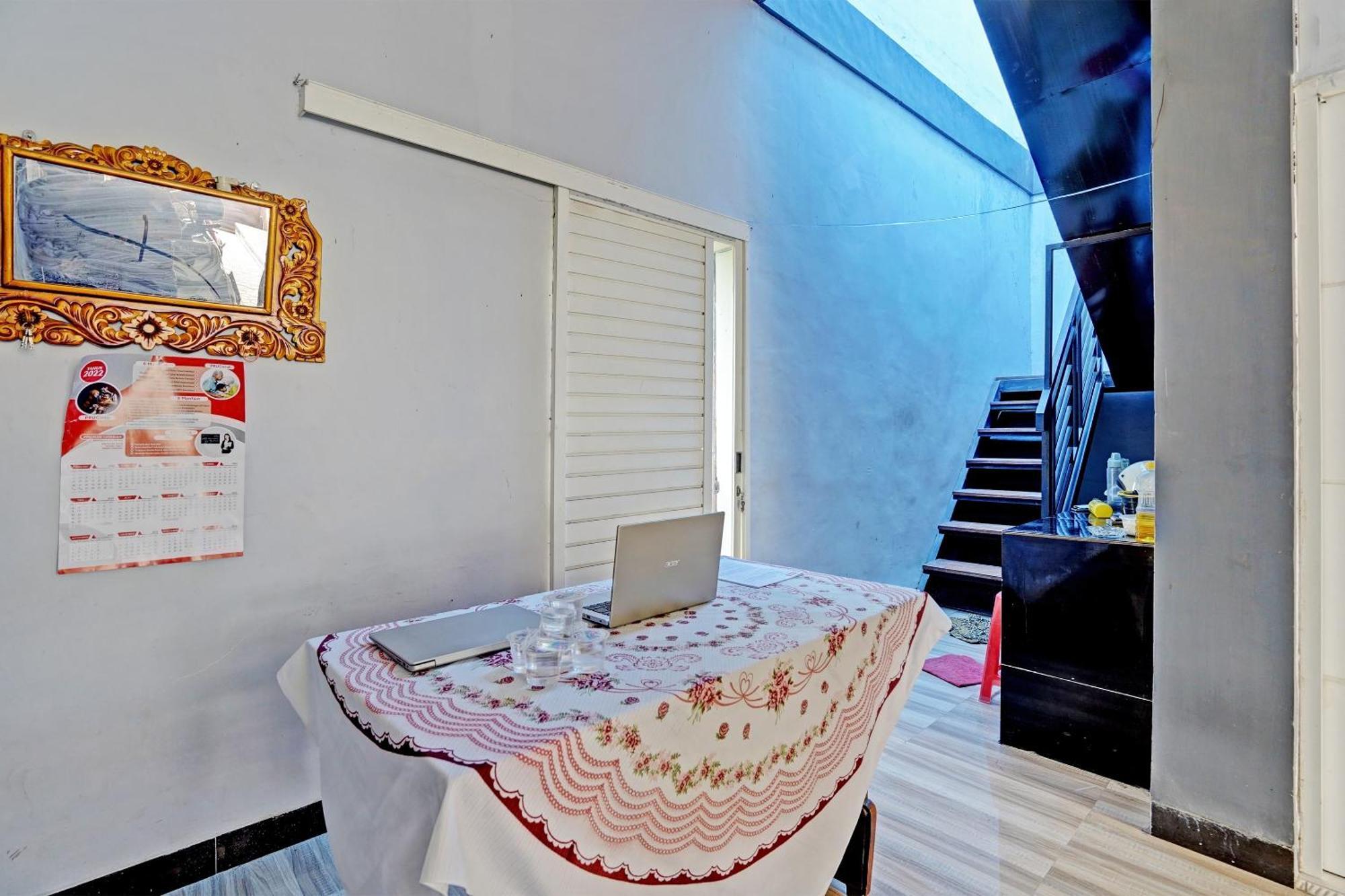Oyo Life 91866 Paradise Ok Kost Syariah Mojokerto Exterior foto